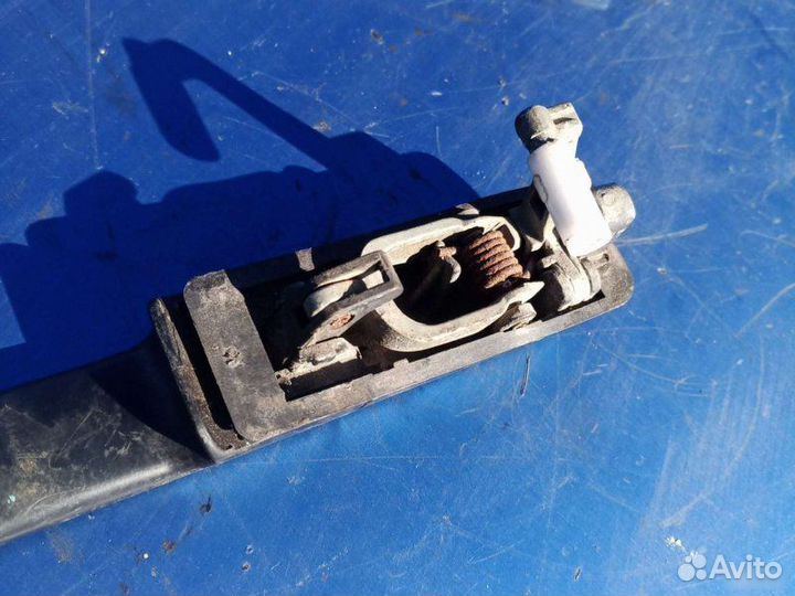 Ручка двери задняя правая Volkswagen Passat B3