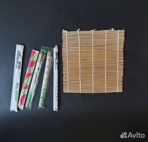 Бамбуковый коврик для скручивания ролл + палочки