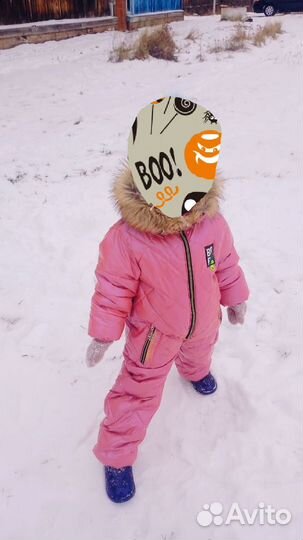 Продам зимний комбинезон на девочку