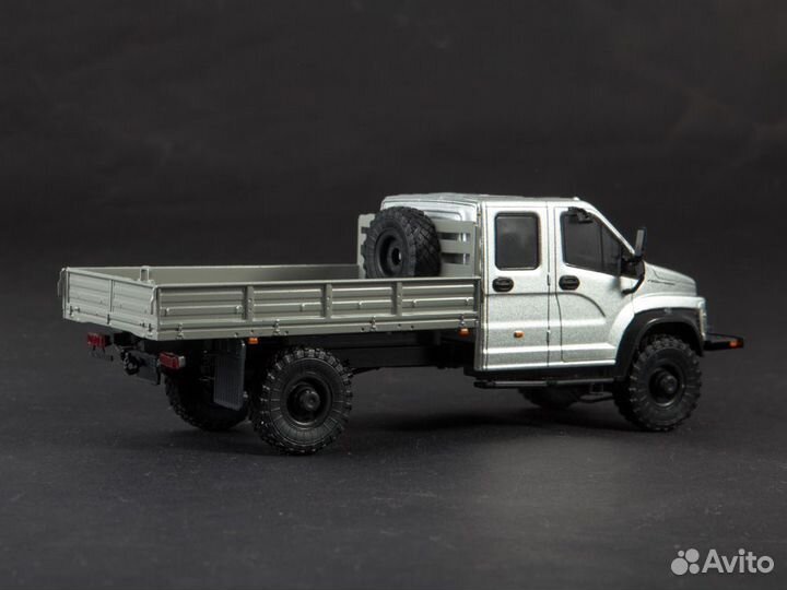 Масштабная модель газон Next (Наш Автопром 1:43)