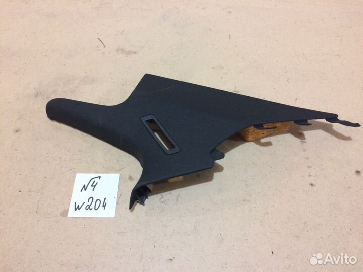 Обшивки стоек Mercedes W204