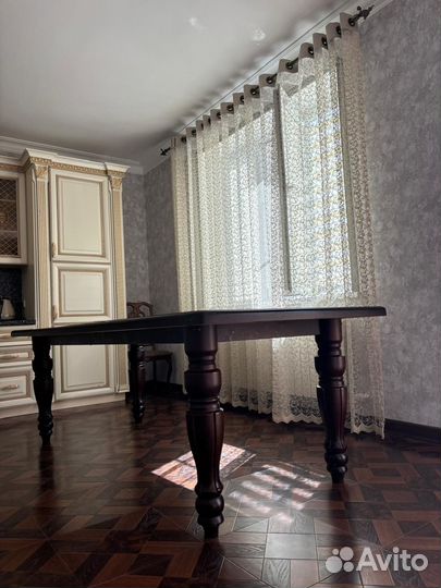 Кухонный стол