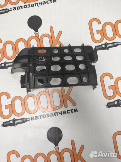 Кронштейн печки 6Y1864107 Skoda Fabia