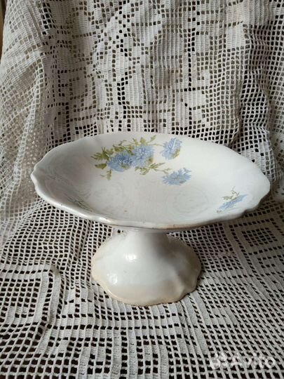 Ваза для фруктов на ножке и кувшин