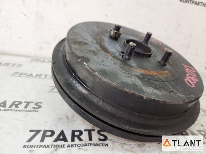 Ступица задняя левая toyota corolla axio