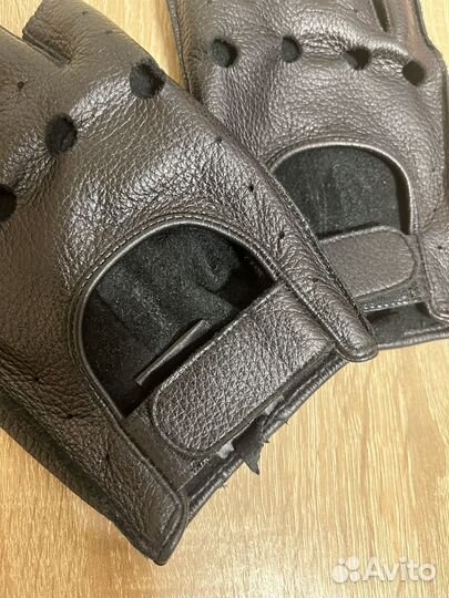 Перчатки без пальцев