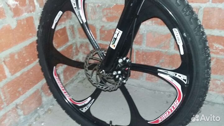 Велосипед новый, складной, 26 титан