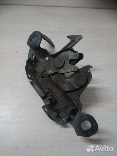 Замок капота Nissan Cube