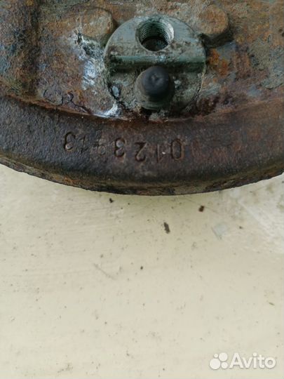 Щит опорный задний правый Nissan Note 2006-2013 г