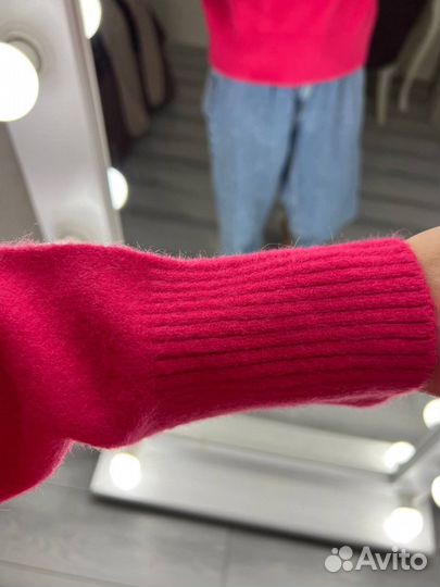 Свитер шерстяной