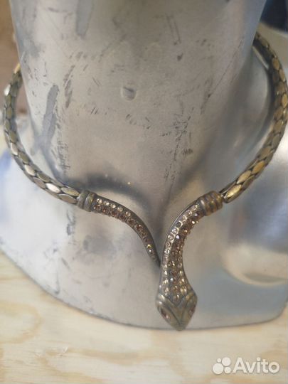 Змея, шейное украшение