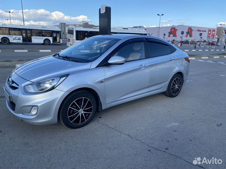 Hyundai Solaris 1.4 AT, 2011, 176 000 км