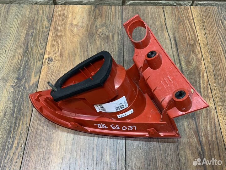 Seat Leon (1P1) Фонарь задний наружный правый