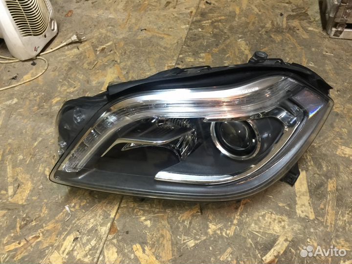 Мерседес GL 166 фара