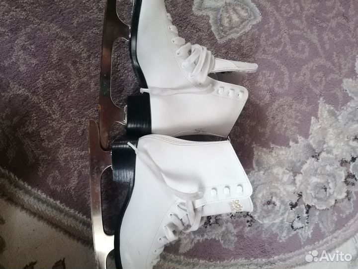 Коньки фигурные