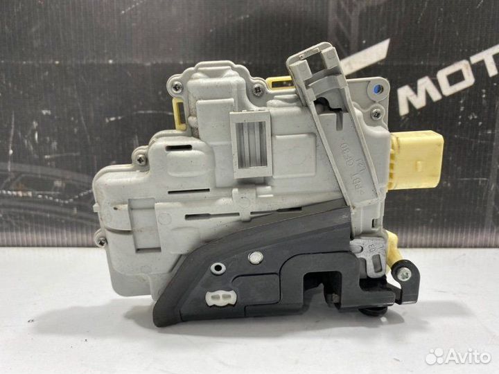 Замок двери передний левый Audi Q7 4L BAR 2006