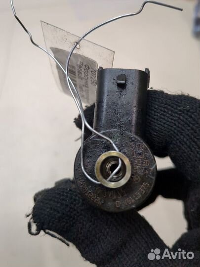 Форсунка топливная Renault Trafic, 2013