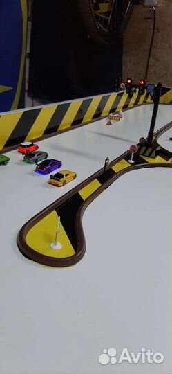 Гоночная трасса (трек) +2 машинки на Р/У