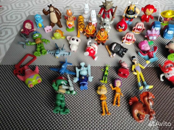 Игрушки киндер разные серии