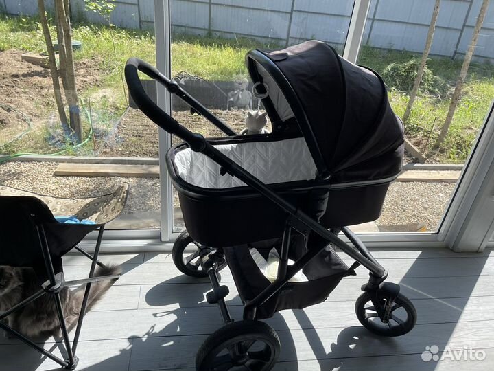 Коляска Moon nuova 2 в 1 плюс автокресло Cybex