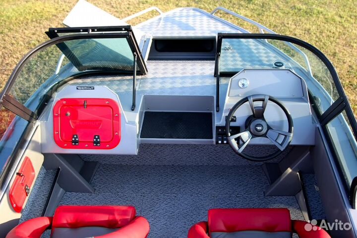 Лодка bercut M-Jaket