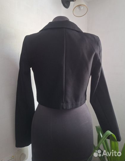 Укороченный пиджак чёрный