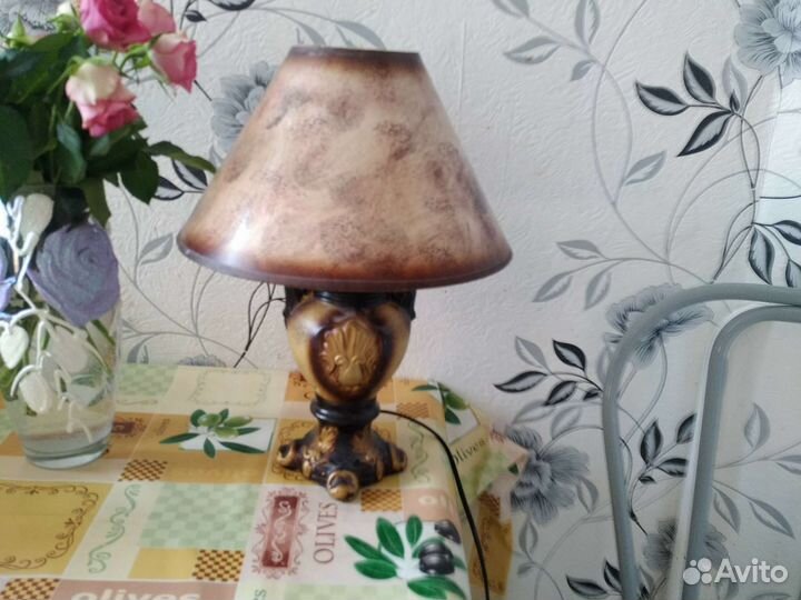 Лампа настольная