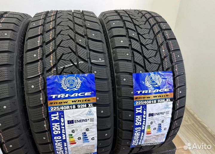 Tri Ace Snow White II 225/40 R18 70H