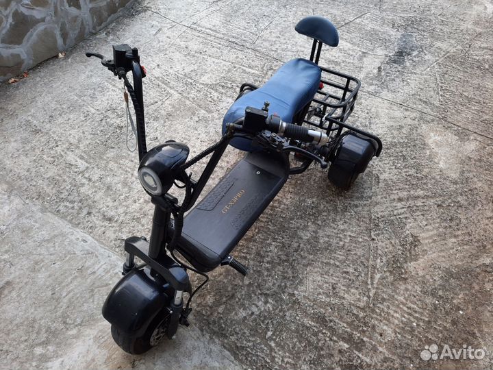 Электроскутер трицикл