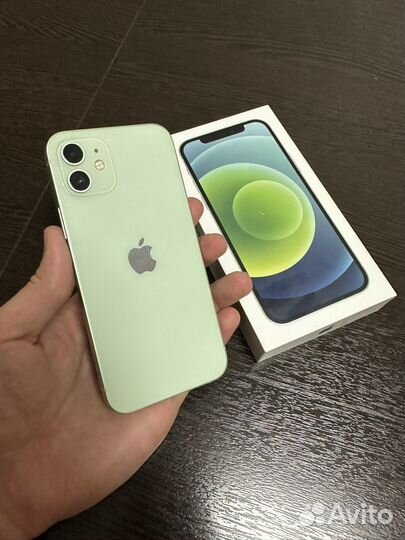 iPhone 12, 64 ГБ