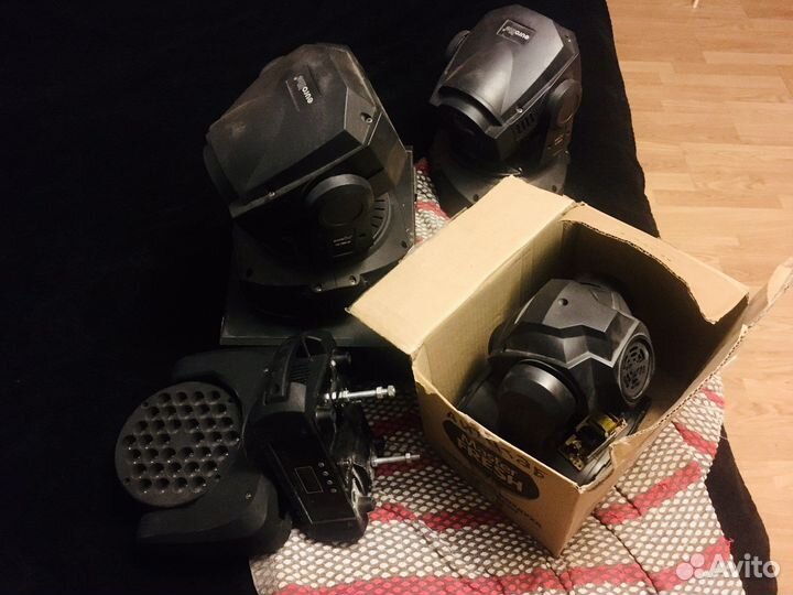 Вращающиеся световые головы