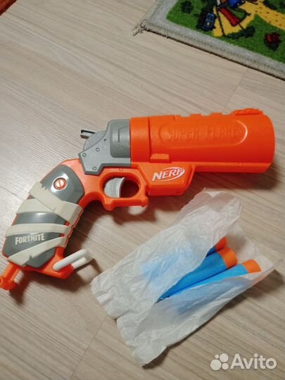 Nerf пистолет