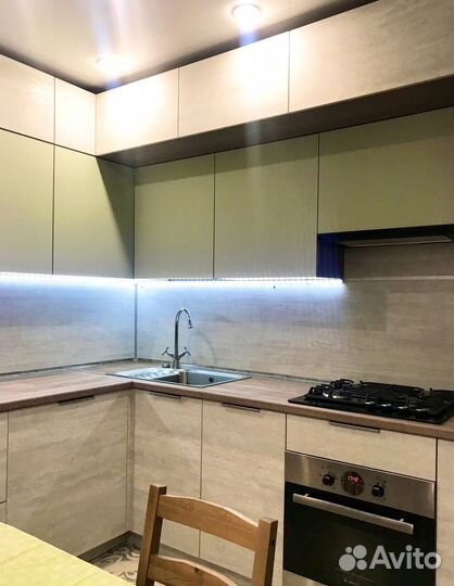 Кухня в потолок на заказ