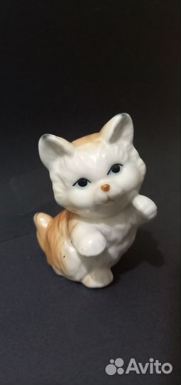Фарфоровые статуэтки - котёнок