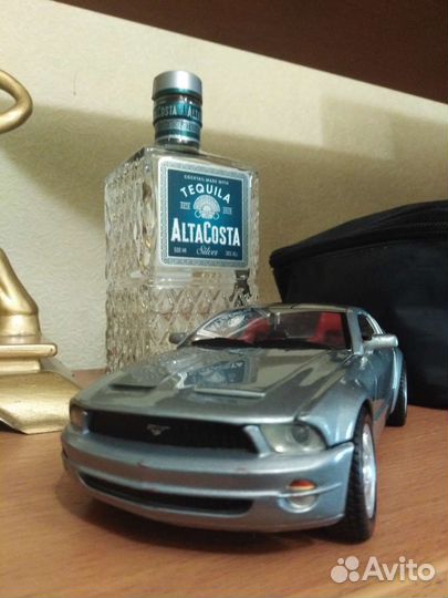 Модель 1:24 Форд Мустанг