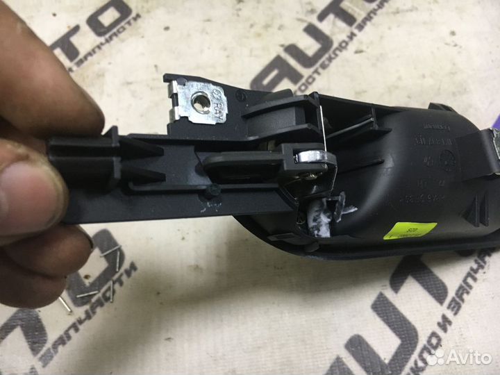 Ручка двери передней левая Фольксваген Гольф 5