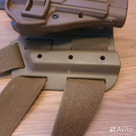 Кобура набедренная Blackhawk Serpa