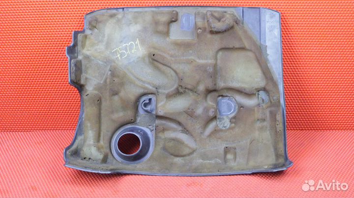 Крышка двс декоративная Toyota Mark X DBA-GRX121 3