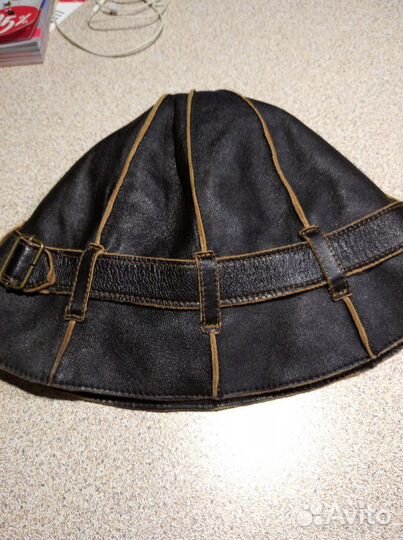 Шляпа кожаная