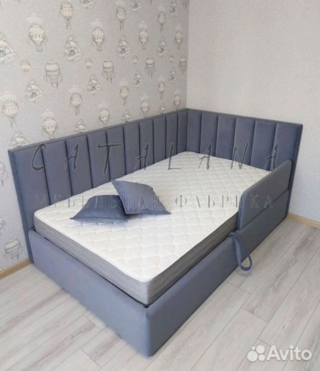 Детская кровать с мягкими бортиками