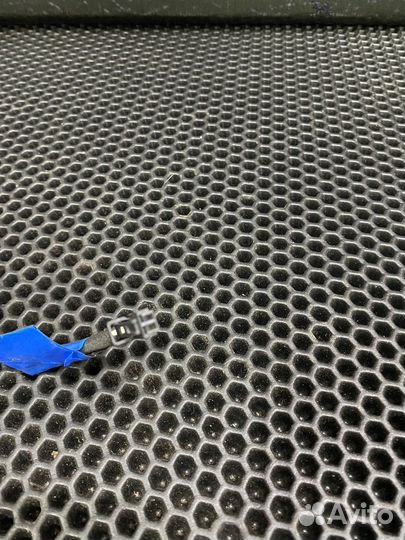 Фишка 4B0971832 Volkswagen polo 5 (67)