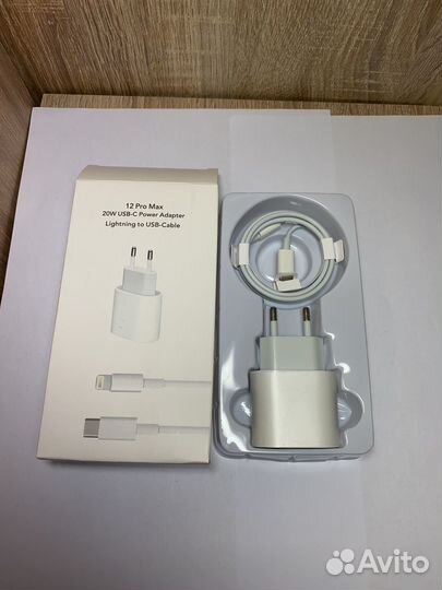 Зарядка на iPhone блок питания и lightning