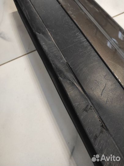 Porsche Cayenne 10- Накладка двери передней правой