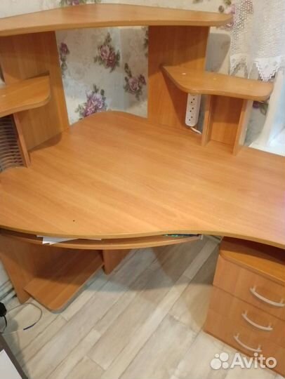 Компьютерный стол