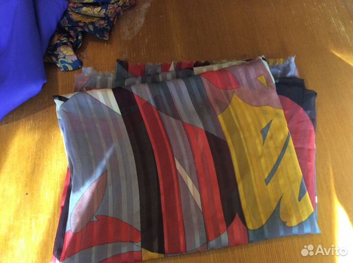 Отрезы шелковых тканей : натур., синтетические