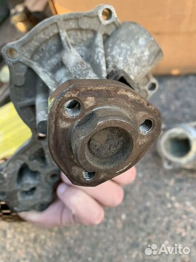 Помпа audi 80 b3