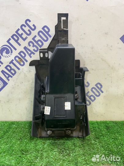 Бардачок правый Land Rover Range Rover Iii