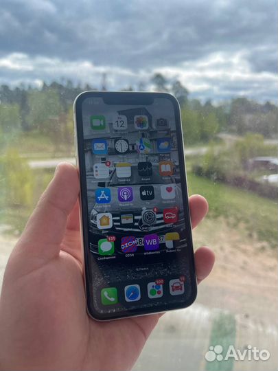 iPhone 11, 64 ГБ