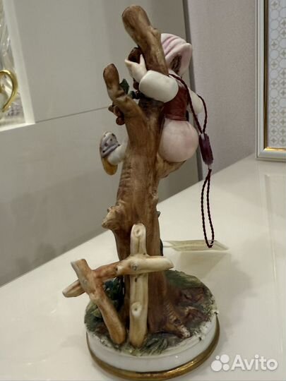 Статуэтка Девочка на дереве. La Medea Италия