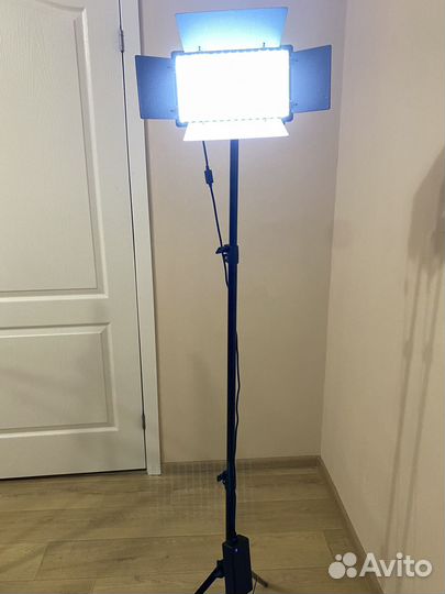 Видеосвет LED U600